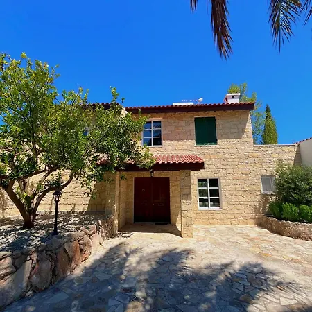 Niki * Pano Akourdalia