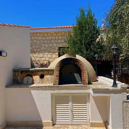 Niki * Pano Akourdalia