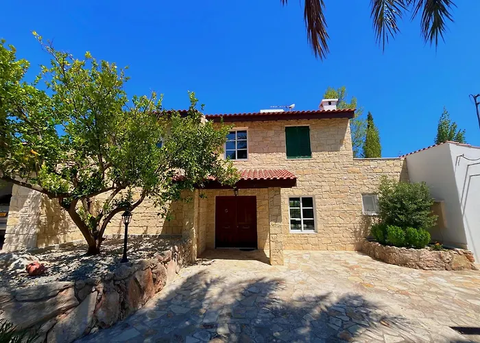 Niki * Pano Akourdalia